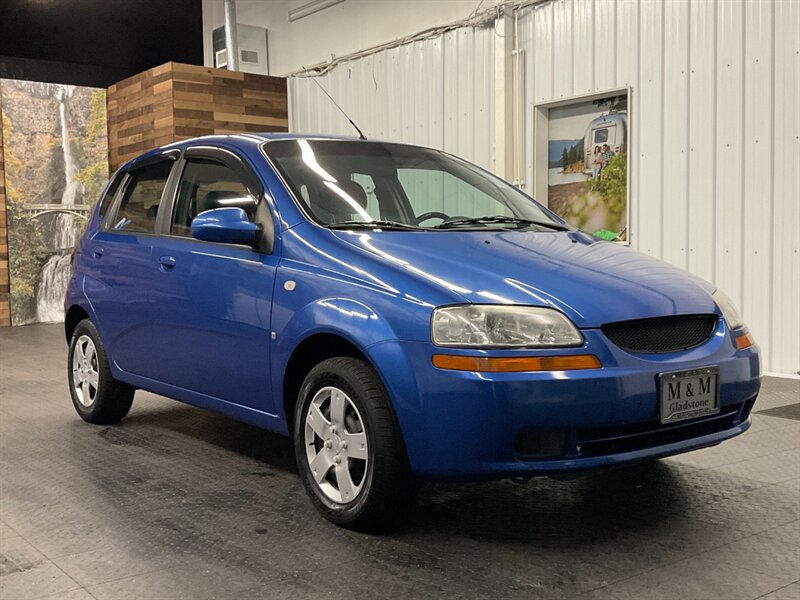 2007 Chevrolet Aveo5 Special Value / GAS SAVER   - Photo 2 - Gladstone, OR 97027