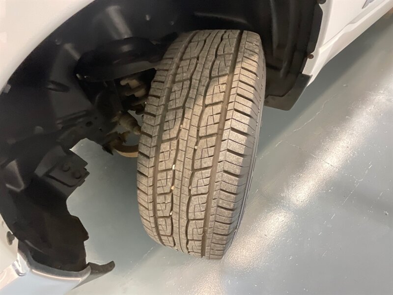 2019 RAM 1500 Tradesman Crew Cab 4X4 / 5.7L V8 Hemi / LOCAL  / ZERO RUST / Backup Camera / Trailer Brake Controller / Power Sliding Rear window - Photo 23 - Gladstone, OR 97027