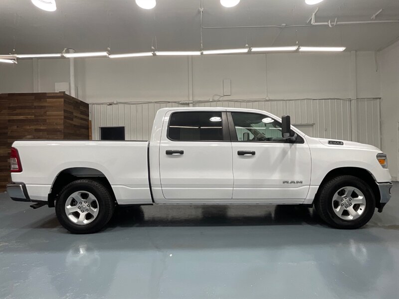 2019 RAM 1500 Tradesman Crew Cab 4X4 / 5.7L V8 Hemi / LOCAL / ZERO RUST / Backup Camera / Trailer Brake Controller / Power Sliding Rear window - Photo 4 - Gladstone, OR 97027