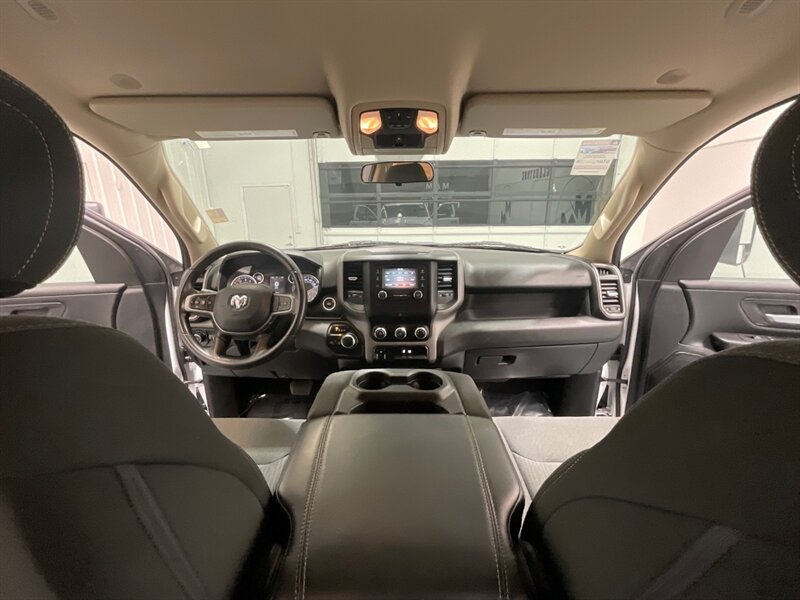2019 RAM 1500 Tradesman Crew Cab 4X4 / 5.7L V8 Hemi / LOCAL  / ZERO RUST / Backup Camera / Trailer Brake Controller / Power Sliding Rear window - Photo 39 - Gladstone, OR 97027