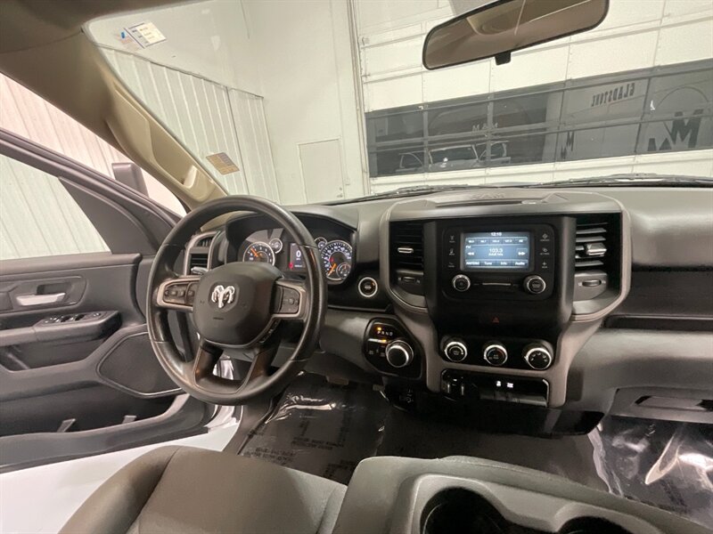 2019 RAM 1500 Tradesman Crew Cab 4X4 / 5.7L V8 Hemi / LOCAL  / ZERO RUST / Backup Camera / Trailer Brake Controller / Power Sliding Rear window - Photo 15 - Gladstone, OR 97027