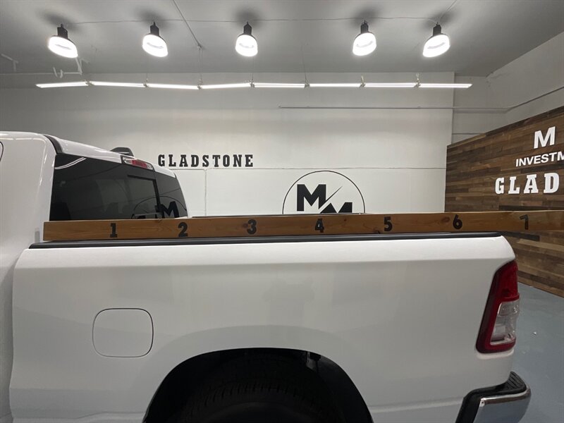 2019 RAM 1500 Tradesman Crew Cab 4X4 / 5.7L V8 Hemi / LOCAL  / ZERO RUST / Backup Camera / Trailer Brake Controller / Power Sliding Rear window - Photo 9 - Gladstone, OR 97027