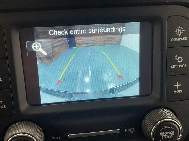 2019 RAM 1500 Tradesman Crew Cab 4X4 / 5.7L V8 Hemi / LOCAL  / ZERO RUST / Backup Camera / Trailer Brake Controller / Power Sliding Rear window - Photo 17 - Gladstone, OR 97027