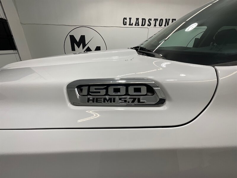 2019 RAM 1500 Tradesman Crew Cab 4X4 / 5.7L V8 Hemi / LOCAL  / ZERO RUST / Backup Camera / Trailer Brake Controller / Power Sliding Rear window - Photo 31 - Gladstone, OR 97027