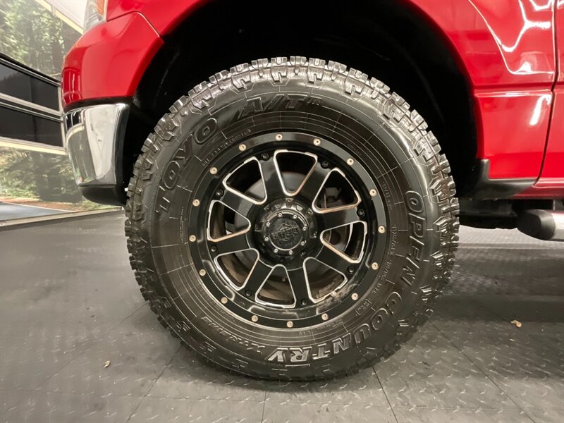 2007 Ford F-150 XLT Crew Cab 4X4 / 5.4L V8 / LIFTED  33 " TOYO OPEN COUNTRY TIRES & 18 " BLACK WHEELS / LOCAL OREGON TRUCK / RUST FREE / 101,000 MILES - Photo 23 - Gladstone, OR 97027