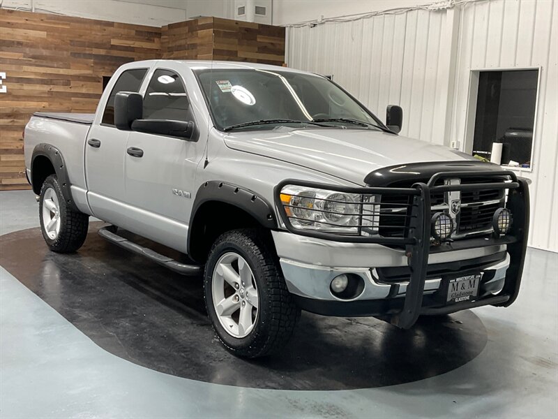 2008 Dodge Ram 1500 SLT Quad Cab 4X4 / 5.7L V8 HEMI / 82,000 MILES  / LOCAL TRUCK - Photo 2 - Gladstone, OR 97027