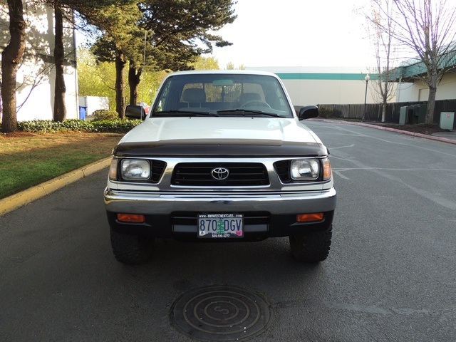 1997 Toyota Tacoma X-Cab V6 / 4X4 / 5-Speed Manual/1-OWNER/138k miles   - Photo 7 - Portland, OR 97217