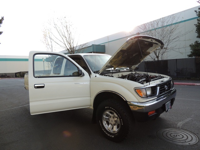 1997 Toyota Tacoma X-Cab V6 / 4X4 / 5-Speed Manual/1-OWNER/138k miles   - Photo 10 - Portland, OR 97217