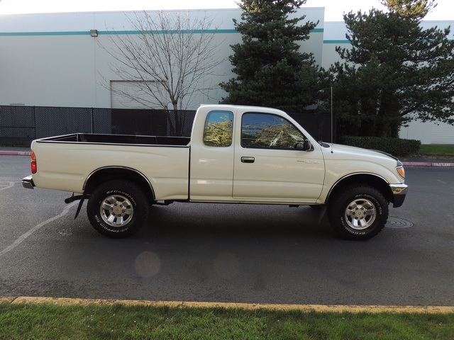 1997 Toyota Tacoma X-Cab V6 / 4X4 / 5-Speed Manual/1-OWNER/138k miles   - Photo 4 - Portland, OR 97217