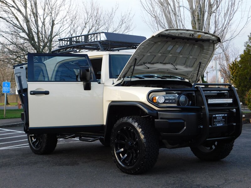 2008 Toyota FJ Cruiser 4X4 / V6 4.0L / REAR DIFFERENTIAL LOCKER /  BRUSH GUARDS / BF GOODRICH on BLACK RHINO WHEELS - Photo 26 - Portland, OR 97217