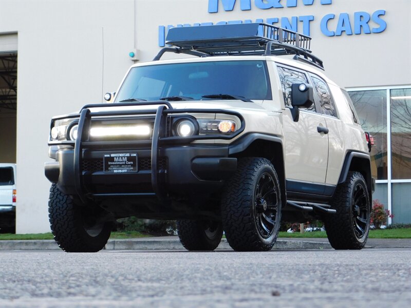 2008 Toyota FJ Cruiser 4X4 / V6 4.0L / REAR DIFFERENTIAL LOCKER /  BRUSH GUARDS / BF GOODRICH on BLACK RHINO WHEELS - Photo 43 - Portland, OR 97217