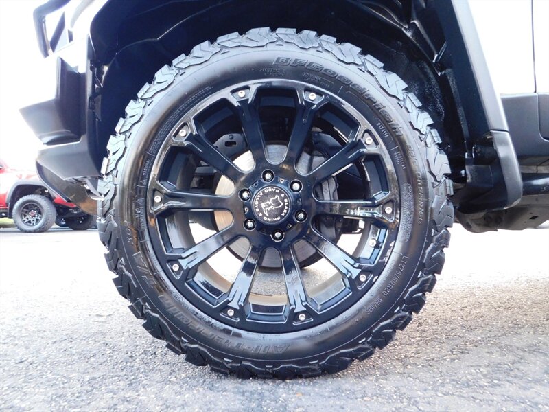 2008 Toyota FJ Cruiser 4X4 / V6 4.0L / REAR DIFFERENTIAL LOCKER /  BRUSH GUARDS / BF GOODRICH on BLACK RHINO WHEELS - Photo 23 - Portland, OR 97217