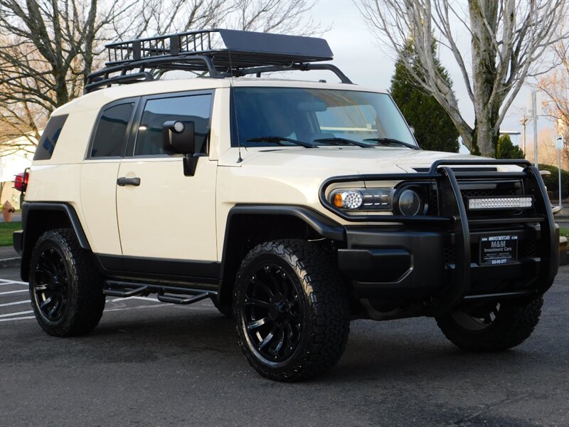 2008 Toyota FJ Cruiser 4X4 / V6 4.0L / REAR DIFFERENTIAL LOCKER /  BRUSH GUARDS / BF GOODRICH on BLACK RHINO WHEELS - Photo 2 - Portland, OR 97217