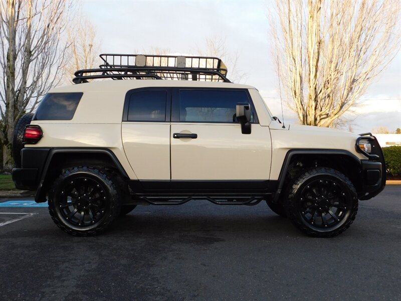 2008 Toyota FJ Cruiser 4X4 / V6 4.0L / REAR DIFFERENTIAL LOCKER /  BRUSH GUARDS / BF GOODRICH on BLACK RHINO WHEELS - Photo 4 - Portland, OR 97217