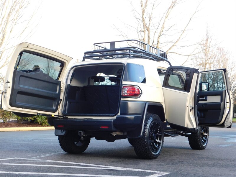 2008 Toyota FJ Cruiser 4X4 / V6 4.0L / REAR DIFFERENTIAL LOCKER /  BRUSH GUARDS / BF GOODRICH on BLACK RHINO WHEELS - Photo 28 - Portland, OR 97217