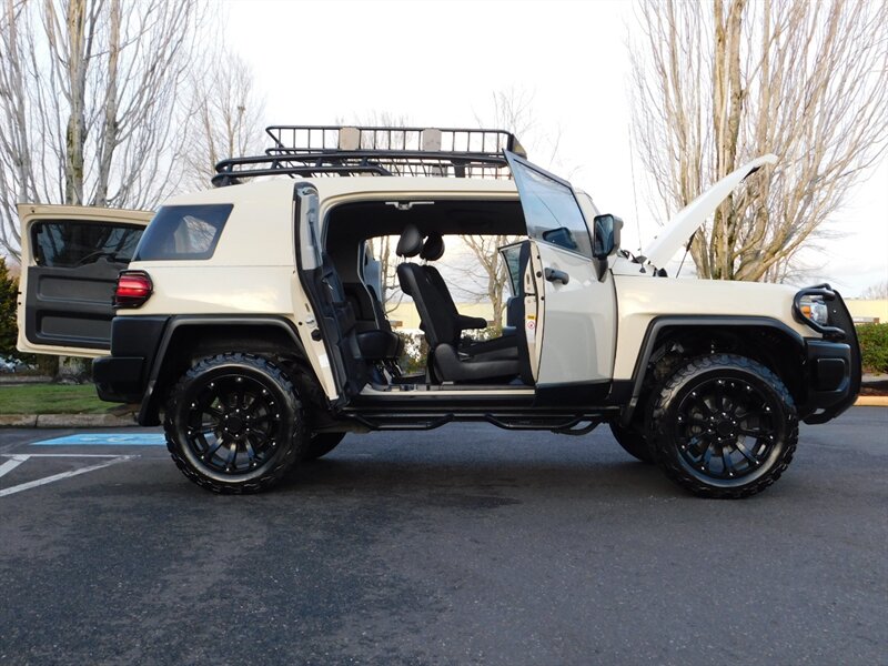 2008 Toyota FJ Cruiser 4X4 / V6 4.0L / REAR DIFFERENTIAL LOCKER /  BRUSH GUARDS / BF GOODRICH on BLACK RHINO WHEELS - Photo 22 - Portland, OR 97217