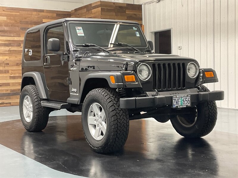 2004 Jeep Wrangler Sport 2Dr HARD TOP / 4X4/ V6 / 5-SPEED / LIFTED  / 1-OWNER LOCAL - Photo 2 - Gladstone, OR 97027