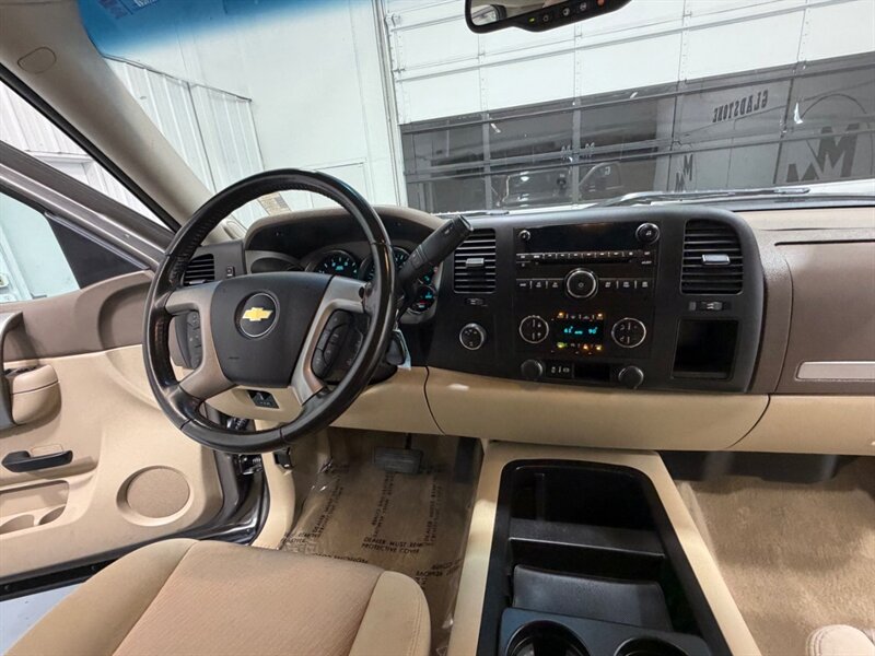 2013 Chevrolet Silverado 2500 2500HD LT 4X4 6.6L DURAMAX DIESEL /1-OWNER /BRAND NEW TIRES / ZERO RUST - Photo 17 - Gladstone, OR 97027