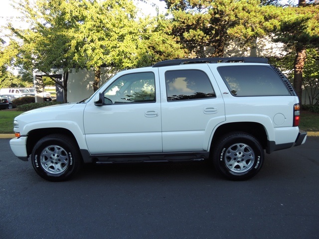 2005 Chevrolet Tahoe Z71/ 4x4/ 3RD SEAT/ Leather/Moonroof