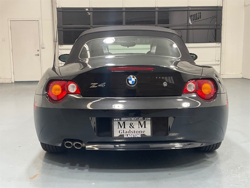 2004 BMW Z4 2.5i 2dr Roadster 6Cyl / Convertible /New Tires / Leather w. Heated Seats - Photo 6 - Gladstone, OR 97027