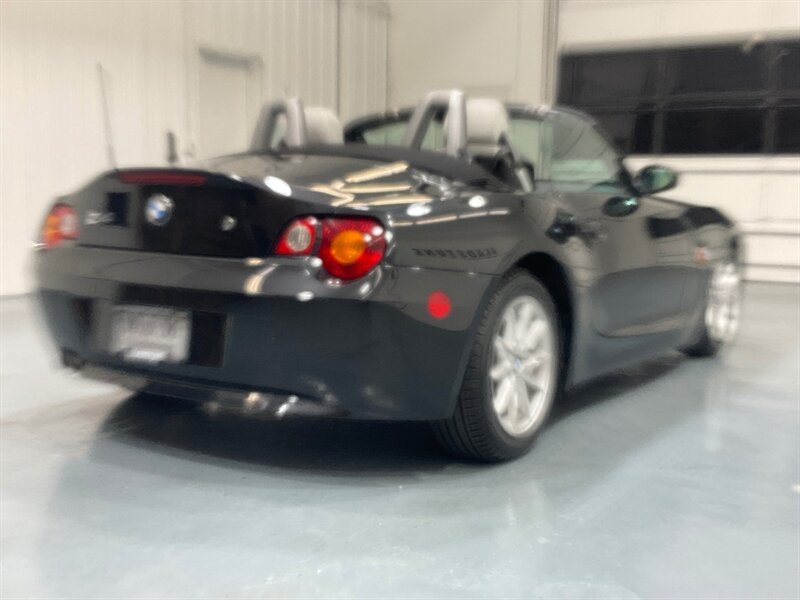 2004 BMW Z4 2.5i 2dr Roadster 6Cyl / Convertible /New Tires / Leather w. Heated Seats - Photo 54 - Gladstone, OR 97027