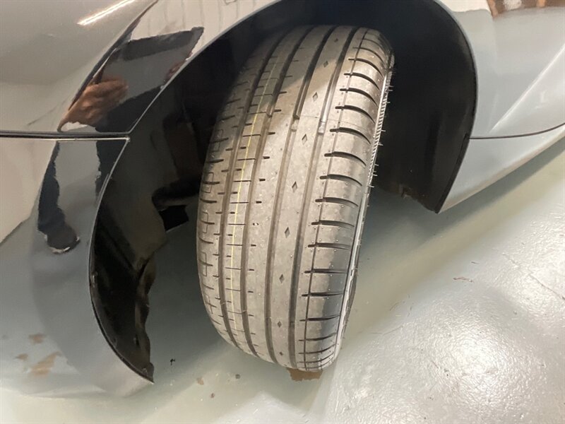 2004 BMW Z4 2.5i 2dr Roadster 6Cyl / Convertible /New Tires / Leather w. Heated Seats - Photo 24 - Gladstone, OR 97027