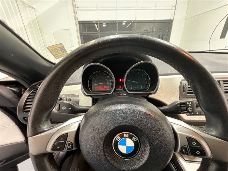 2004 BMW Z4 2.5i 2dr Roadster 6Cyl / Convertible /New Tires / Leather w. Heated Seats - Photo 39 - Gladstone, OR 97027