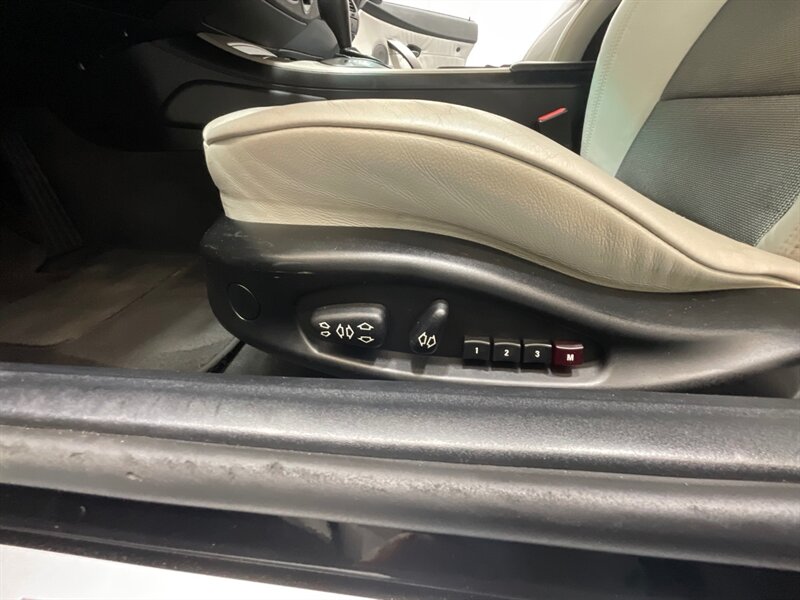 2004 BMW Z4 2.5i 2dr Roadster 6Cyl / Convertible /New Tires / Leather w. Heated Seats - Photo 18 - Gladstone, OR 97027