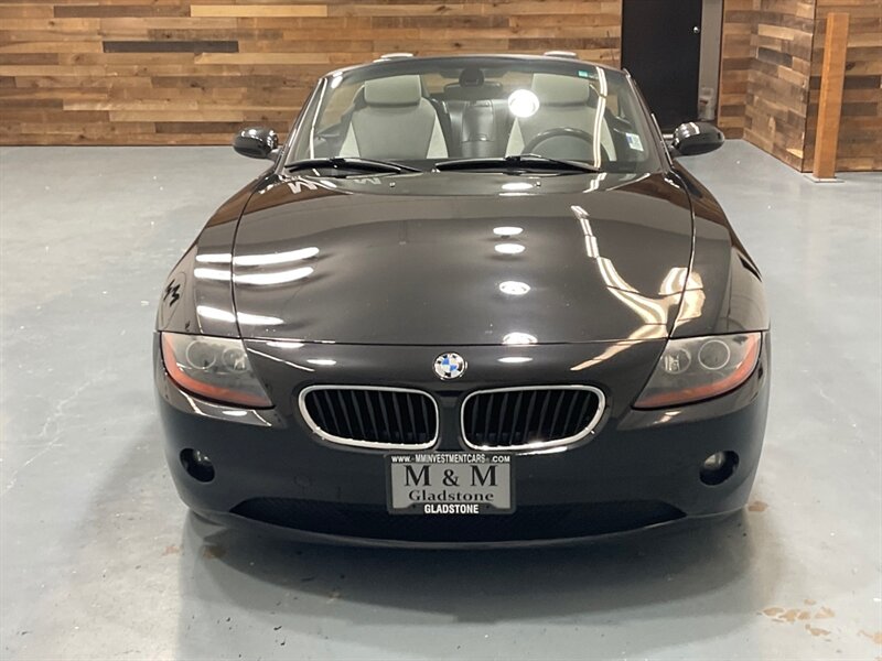 2004 BMW Z4 2.5i 2dr Roadster 6Cyl / Convertible /New Tires / Leather w. Heated Seats - Photo 50 - Gladstone, OR 97027