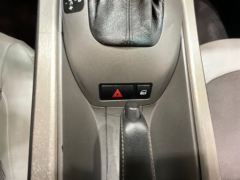 2004 BMW Z4 2.5i 2dr Roadster 6Cyl / Convertible /New Tires / Leather w. Heated Seats - Photo 20 - Gladstone, OR 97027
