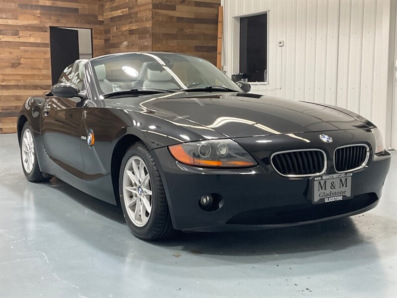 2004 BMW Z4 2.5i 2dr Roadster 6Cyl / Convertible /New Tires / Leather w. Heated Seats - Photo 53 - Gladstone, OR 97027