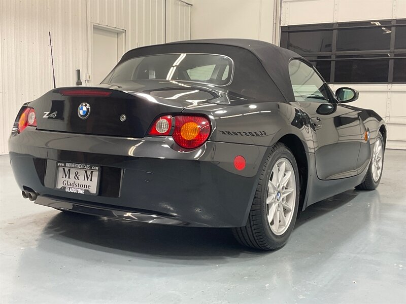 2004 BMW Z4 2.5i 2dr Roadster 6Cyl / Convertible /New Tires / Leather w. Heated Seats - Photo 8 - Gladstone, OR 97027