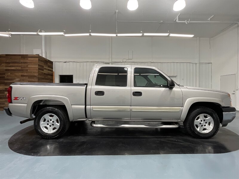 2005 Chevrolet Silverado 1500 Z71 Crew Cab 4X4 / 5.3L V8 / 1-OWNER / 115K MILES  / Excel Cond - Photo 4 - Gladstone, OR 97027