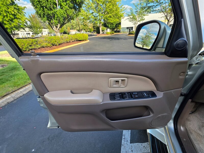 2002 Toyota 4Runner V6 3.4L / 4X4 / TIMING BELT DONE / NEW LIFT / LOCAL NO-RUST / NEW TIRES - Photo 31 - Portland, OR 97217