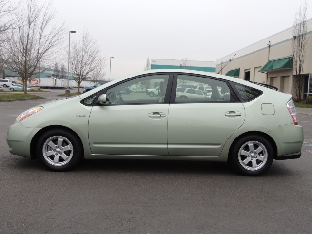 2009 Toyota Prius Hybrid   - Photo 3 - Portland, OR 97217