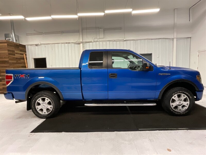 2010 Ford F-150 FX4 Super Cab 4X4 / 5.4L V8 / ONLY 108,000 MILES  / Pedal Adjust / Towing Package / FX4 OFF ROAD PKG - Photo 4 - Gladstone, OR 97027