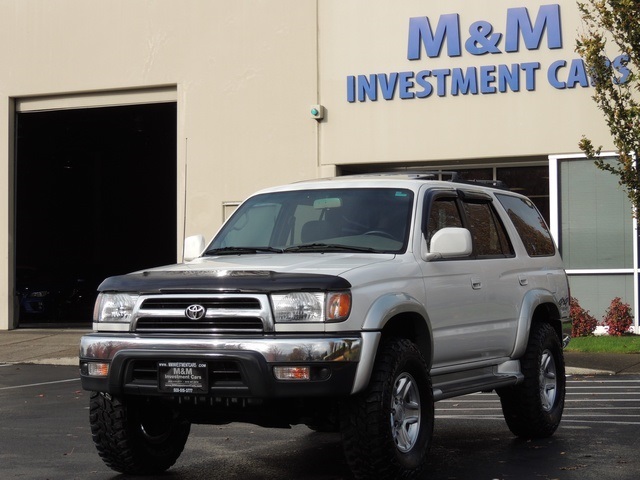 2000 Toyota 4Runner SR5 / 4X4 / 3.4L 6Cyl / Leather / LIFTED LIFTED - Photo 1 - Portland, OR 97217