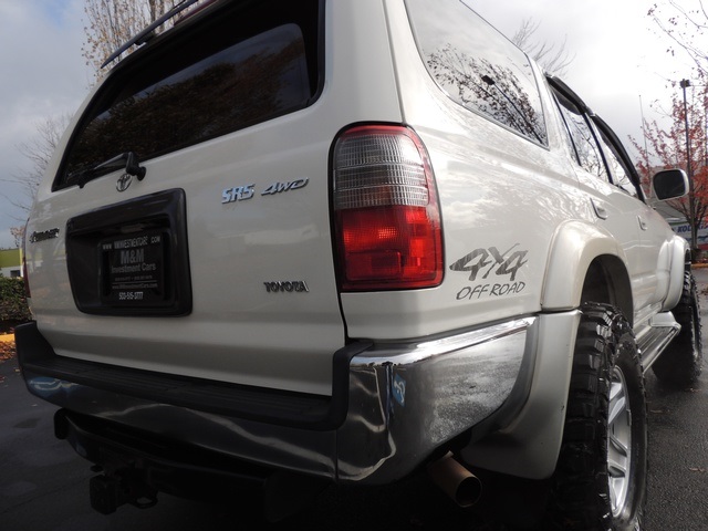 2000 Toyota 4Runner SR5 / 4X4 / 3.4L 6Cyl / Leather / LIFTED LIFTED - Photo 11 - Portland, OR 97217