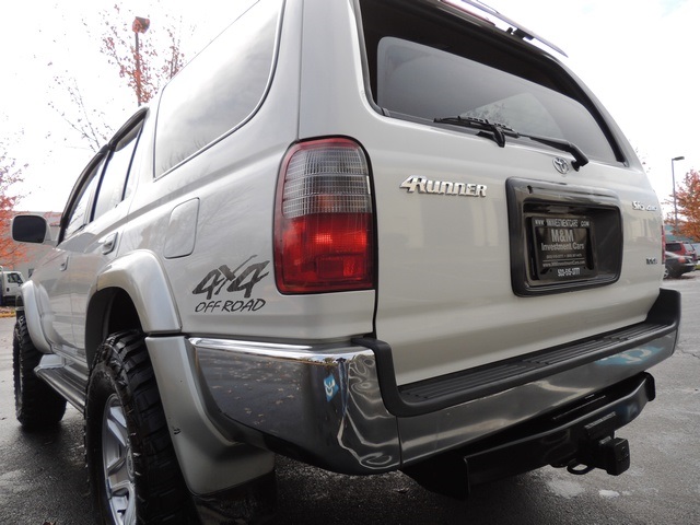 2000 Toyota 4Runner SR5 / 4X4 / 3.4L 6Cyl / Leather / LIFTED LIFTED - Photo 12 - Portland, OR 97217