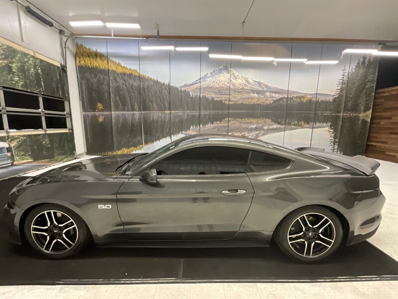 2020 Ford Mustang GT Coupe / 5.0L V8 / 10-Speed Automatic / 1-OWNER  / Excel Cond / 34K MILES - Photo 3 - Gladstone, OR 97027