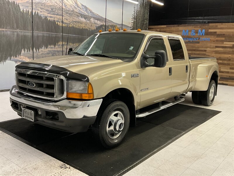 2001 Ford F-350 Lariat Crew Cab 4X4/ 7.3L DIESEL / DUALLY /1-OWNER  /LOCAL TRUCK / RUST FREE / Leather / Navigation & Backup Camera / ABSOLUTELY BEAUTIFUL & CLEAN / 122,000 miles - Photo 25 - Gladstone, OR 97027