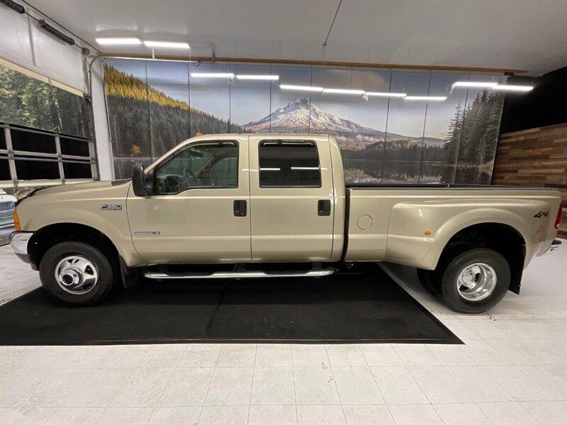 2001 Ford F-350 Lariat Crew Cab 4X4/ 7.3L DIESEL / DUALLY /1-OWNER  /LOCAL TRUCK / RUST FREE / Leather / Navigation & Backup Camera / ABSOLUTELY BEAUTIFUL & CLEAN / 122,000 miles - Photo 3 - Gladstone, OR 97027