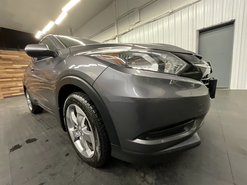 2017 Honda HR-V LX Sport Utility AWD / Backup Camera / 70,000 MILE  LOCAL OREGON HONDA / RUST FREE / SHARP & CLEAN !! - Photo 9 - Gladstone, OR 97027