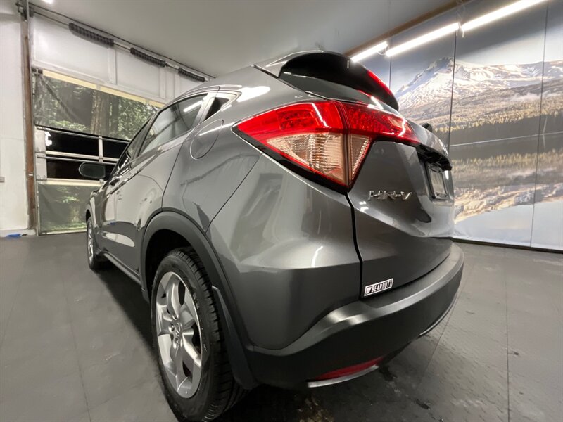 2017 Honda HR-V LX Sport Utility AWD / Backup Camera / 70,000 MILE  LOCAL OREGON HONDA / RUST FREE / SHARP & CLEAN !! - Photo 10 - Gladstone, OR 97027