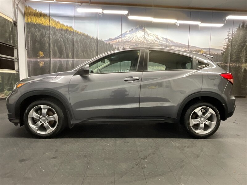 2017 Honda HR-V LX Sport Utility AWD / Backup Camera / 70,000 MILE  LOCAL OREGON HONDA / RUST FREE / SHARP & CLEAN !! - Photo 3 - Gladstone, OR 97027