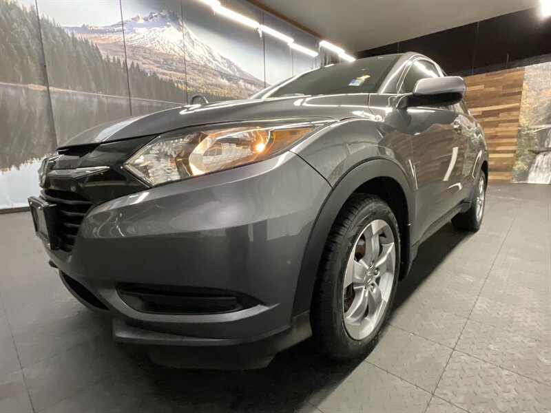 2017 Honda HR-V LX Sport Utility AWD / Backup Camera / 70,000 MILE  LOCAL OREGON HONDA / RUST FREE / SHARP & CLEAN !! - Photo 8 - Gladstone, OR 97027