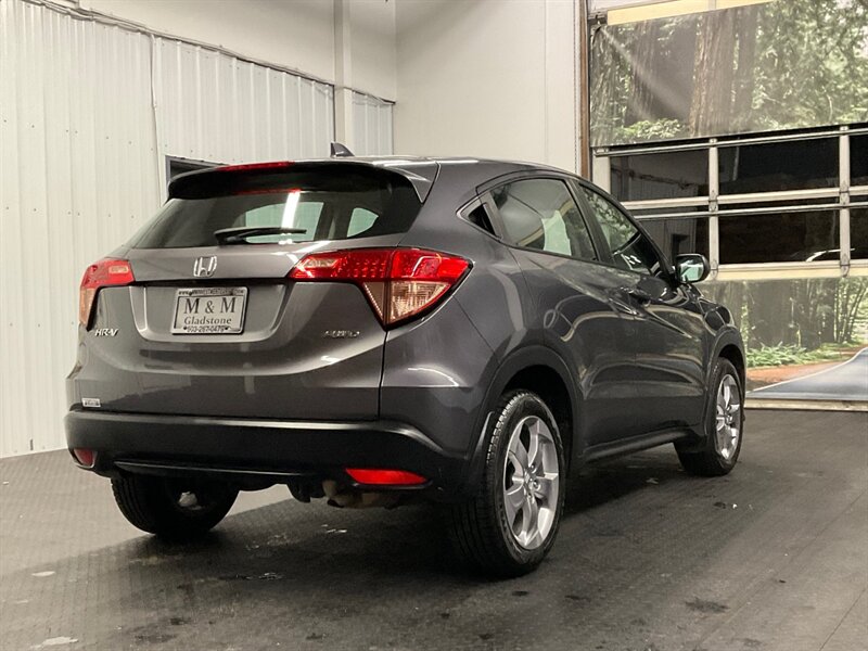 2017 Honda HR-V LX Sport Utility AWD / Backup Camera / 70,000 MILE  LOCAL OREGON HONDA / RUST FREE / SHARP & CLEAN !! - Photo 6 - Gladstone, OR 97027