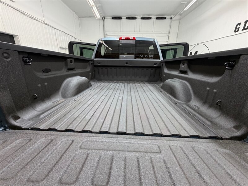 2014 Chevrolet Silverado 1500 LTZ Crew Cab 4X4 5.3L V8 / 1-OWNER / 49,000 MILES /Leather w. Heated Seats / Backup Cam / NEW TIRES /ZERO RUST - Photo 10 - Gladstone, OR 97027