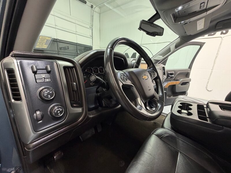 2014 Chevrolet Silverado 1500 LTZ Crew Cab 4X4 5.3L V8 / 1-OWNER / 49,000 MILES /Leather w. Heated Seats / Backup Cam / NEW TIRES /ZERO RUST - Photo 37 - Gladstone, OR 97027