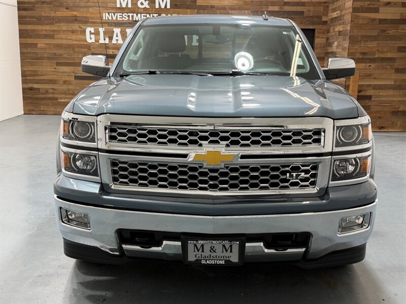 2014 Chevrolet Silverado 1500 LTZ Crew Cab 4X4 5.3L V8 / 1-OWNER / 49,000 MILES /Leather w. Heated Seats / Backup Cam / NEW TIRES /ZERO RUST - Photo 5 - Gladstone, OR 97027